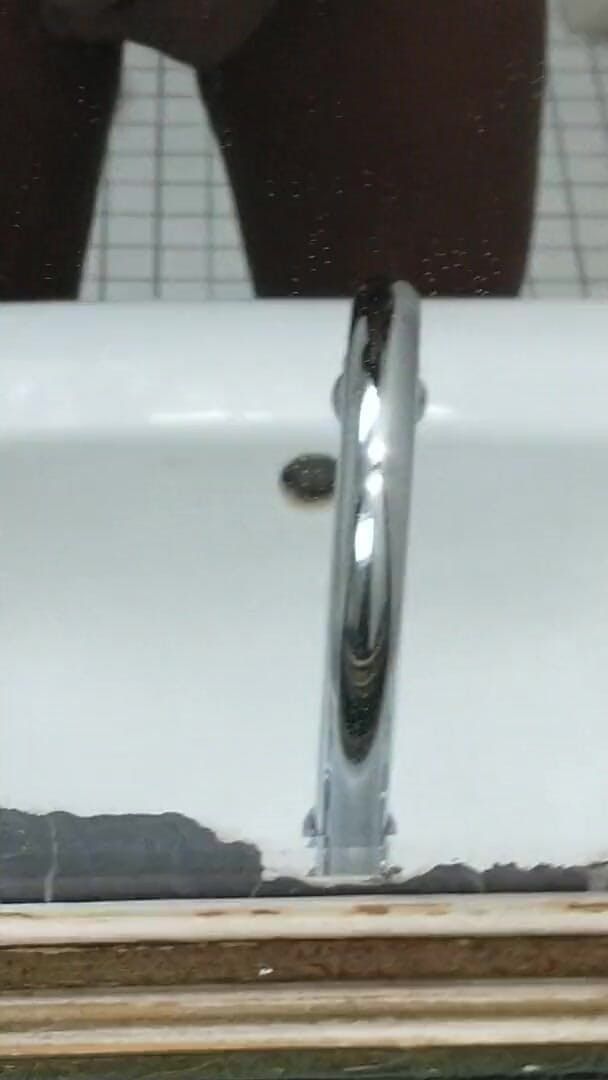 Moewhitted1: Handjob in bathroom