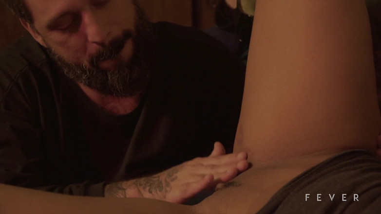Fever Films: Esposa assiste marido foder sua amiga