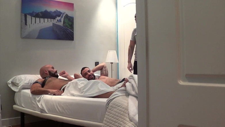 BAREBACK PORN SPY CAM: Amateur cam, Noel fucked bareback n the morning