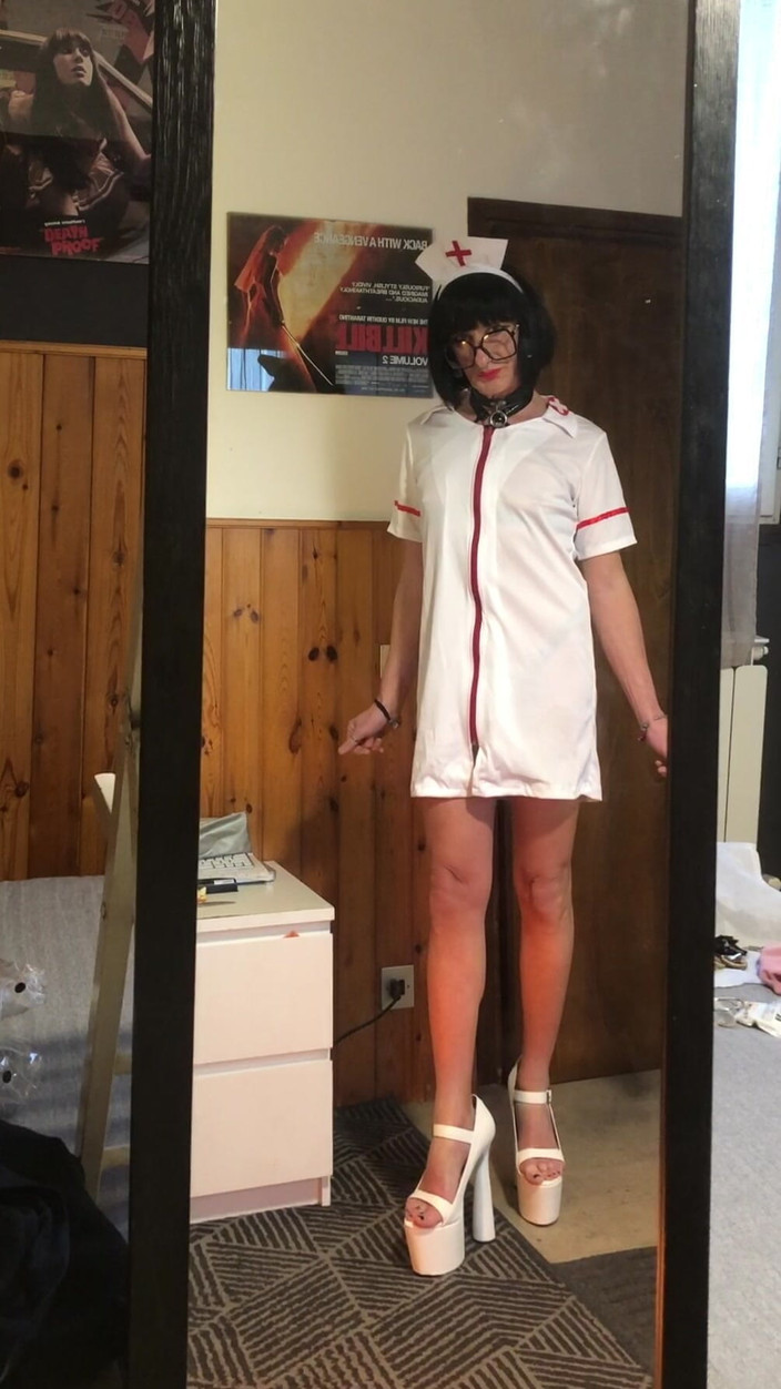 Andreina Naty: Фетиш-медсестра Андреїна