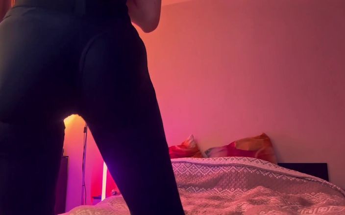 Skinny_lady69: Hipnotizas en leggings de culo