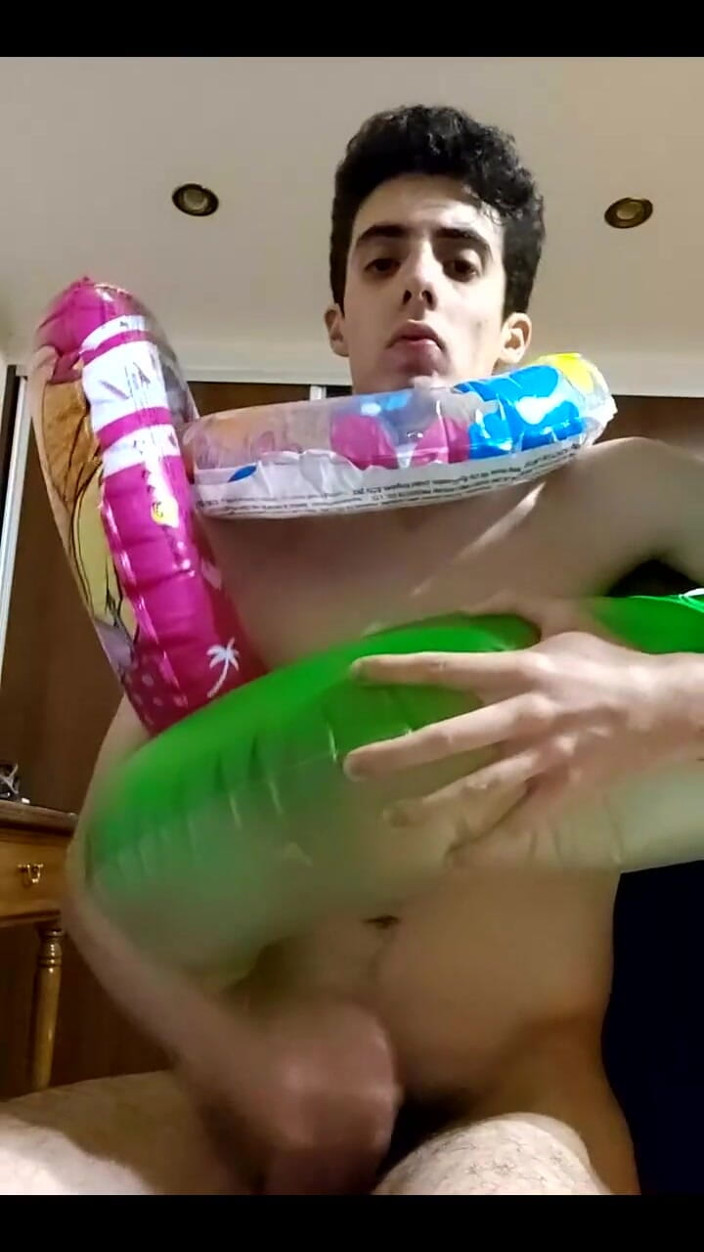 Floatie Boy: Video vertical - mamando tantas nataciones inflables como puedo en stream