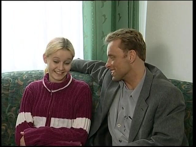 Dirty Teeny: Blondes teen zieht sich beim retro-casting aus