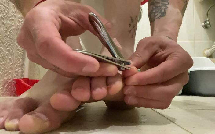 Hunky time: Picioarele, degetele de la picioare și unghiile stăpânului