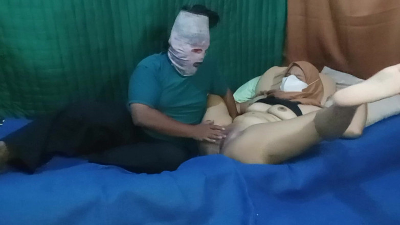 Babang endut: Ngentot dan jilat memek tante indonesia