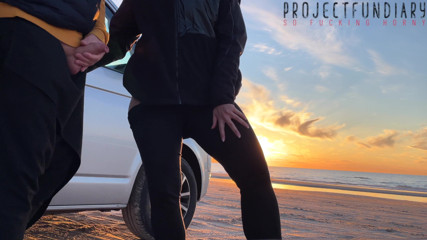 Projectsexdiary: seks z zachodem słońca na plaży w leginsach do jogi