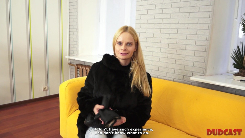 Dud Cast: Chick Humped by Cunning Older Boy