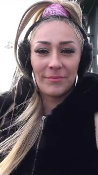 German Scout - primeiro sexo anal para fofa Emma Diamond no casting em Berlim