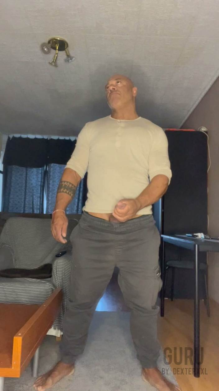 Dexterxxlfun: Mr Guru Wank Solo Bodybuilder Home Jerking