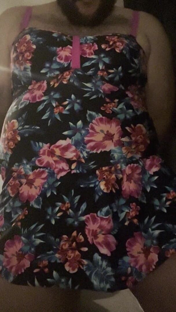 Shaun Cbt: Bondage cazzo e palla con travestito e butt plug dentro