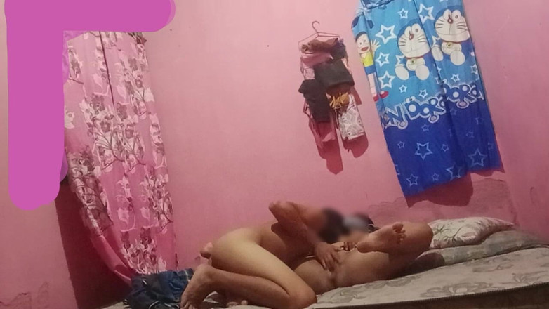 Citra: Una chica que tiene una gran polla xx