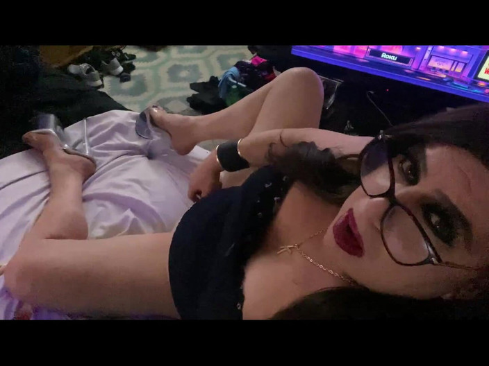 Krissy Sweets: La Trav Krissy Sweets Con Lingerie Rossa E Tacchi Sexy