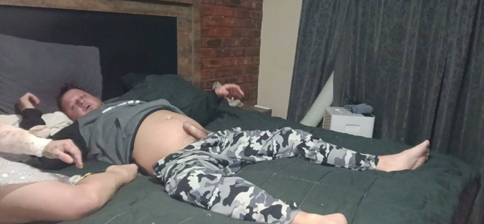 Bigjoefuckalott: Horny Blonde