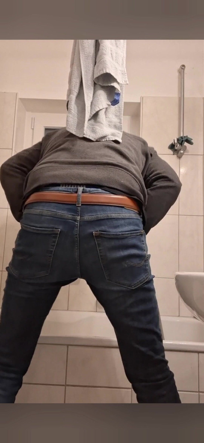 Ballbuster hoden: Ударь меня по яйцам сзади и получишь эрекцию