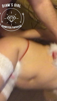 Jeune Fille De Noel Baise Dur Avec Le Pere Noel Pour Recevoir En Cadeau Un Gros Facial Diams