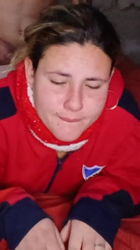 Latinskoamerická dívka trpí análním sexem