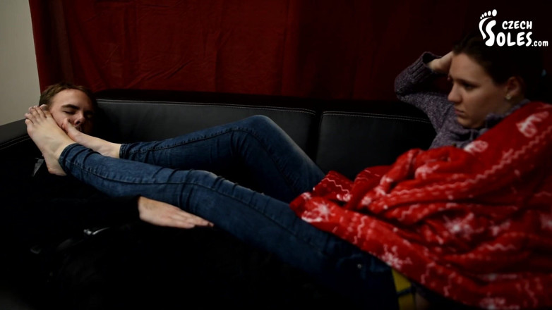 Czech Soles - foot fetish content: Riscalda i suoi freddo piedi sexy