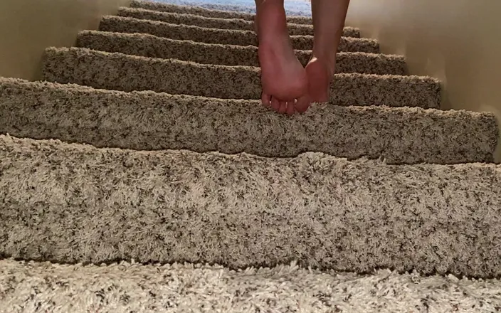 footivities: Ivys Feet Foot Goddess Teases You Walks up Stairs