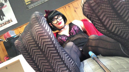 Andreina Naty: Červený vánoční oblečení a sexy Sissy Soles