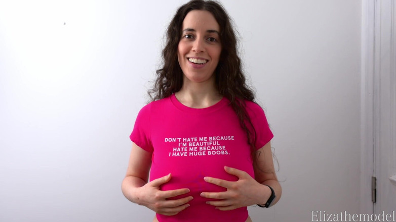 ElizaTheModel: Probare de tricouri provocarea tachinării