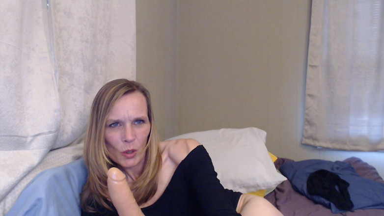 KimitheMilfMommy: Anální dildo šukání