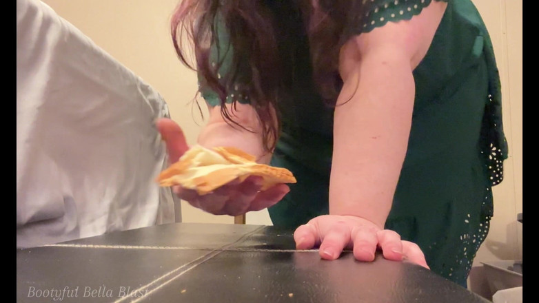 BellaBlast: Gordinha peidando no seu pão pov rabo sabor infusão por...