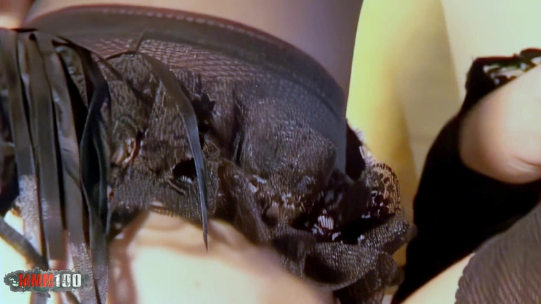 MMM100: Ана-Мартін порнозірка брюнетка з великими цицьками Ана Мартін танцює і роздягається з чорним нарядом