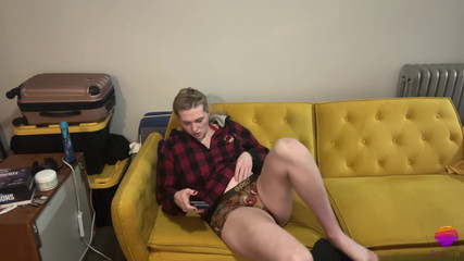 Kapri Sun: Трансдівчина крутиться прямо зі своїм членом дівчини