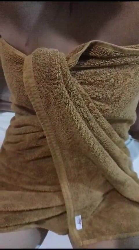 YakizU: Prsa přítelkyně