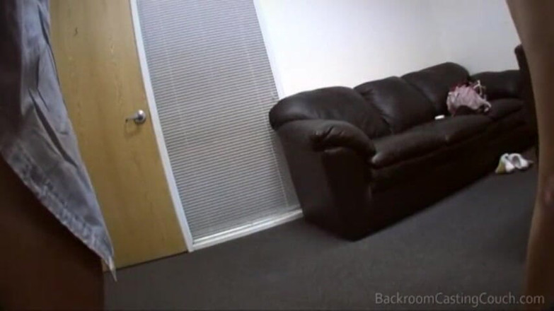 Backroom Casting Couch: Jaye Meletakkan Dirinya Melalui Kolej Jururawat