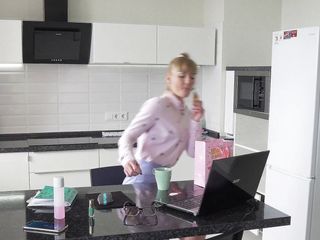 Sasha Bikeyeva: Tvrdé křeče a břišní agonie ze sušeného ovoce