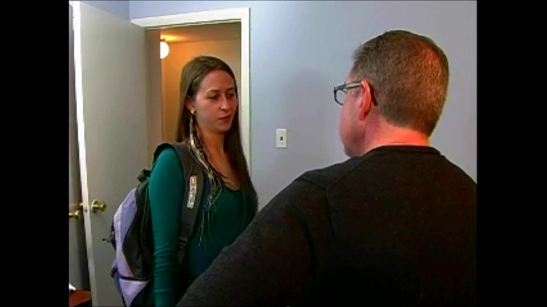 Punished Brats Spanking: Joelle bị đánh đòn vì thiếu tôn trọng trưởng khoa của cô ấy