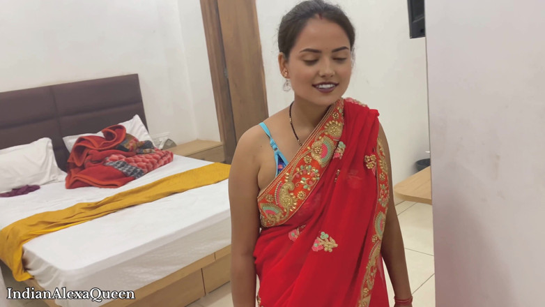 IndianAlexaQueen: Aku ganti baju, dan abang tiriku diam-diam ngeliatin aku, aku...