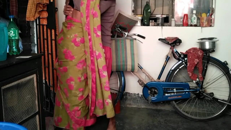 Fantacycutting: When Village Bhabhi Was Alone in the House, Neighbor Brother-in-law...
