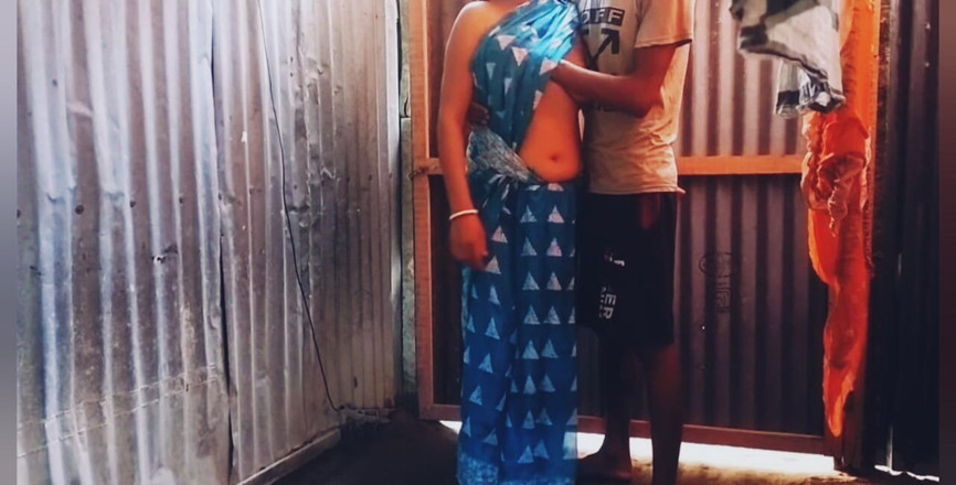 Teensex: Sexy desi vesnická bhabhi dívka s krásnou sárí tvrdě šuká venku