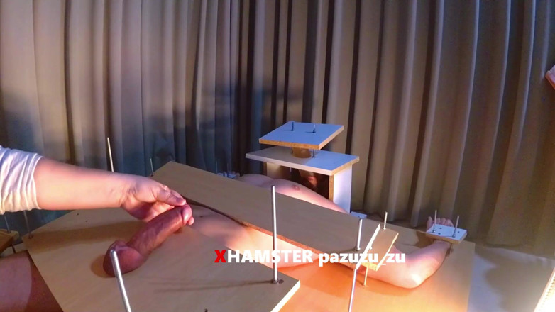 Pazuzu_zu: Одетые женщины, раздетый мужчина: женское доминирование, пытки яиц и члена, дрочка. Прерванный оргазм + мучение после оргазма