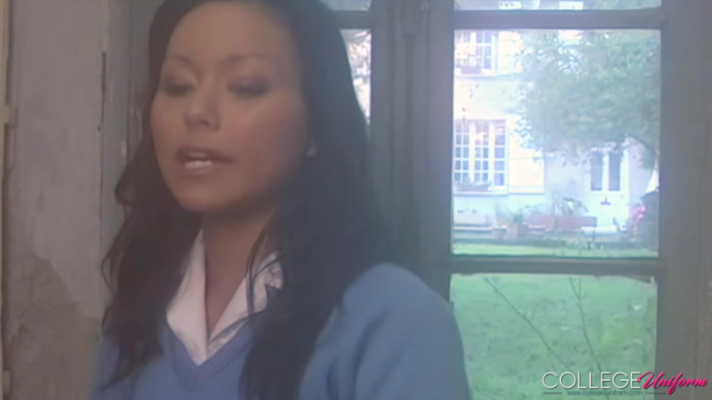 College Uniform: Phỏng vấn với Lily S
