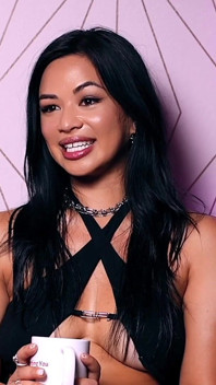 De la fiica predicatorului la Rising Star: Scarlett Alexis se deschide