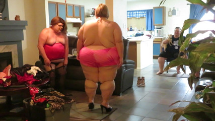 BBW nurse Vicki adventures with friends: Ssbbw Lucki Lexxi Sub zakłada buty
