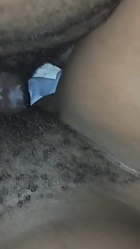 Une demi-sœur à la chatte mouillée se fait baiser par son demi-frère et libère beaucoup de sperme pendant qu’elle pleure de plaisir