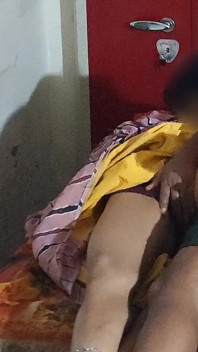Desi village bhabhi prima volta dentro un grosso cazzo nero nella sua figa