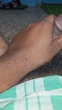 Eu estou fodendo buceta sem camisinha e chupando pau grande