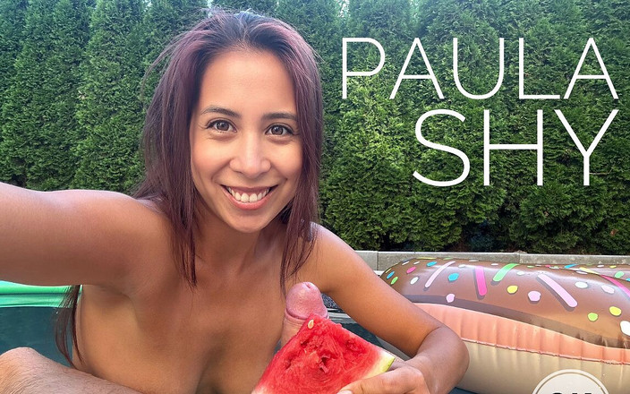 PS-PornVR: Con la bellissima Paula in piscina