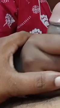 Vợ Tamil giúp chồng xuất tinh thủ dâm