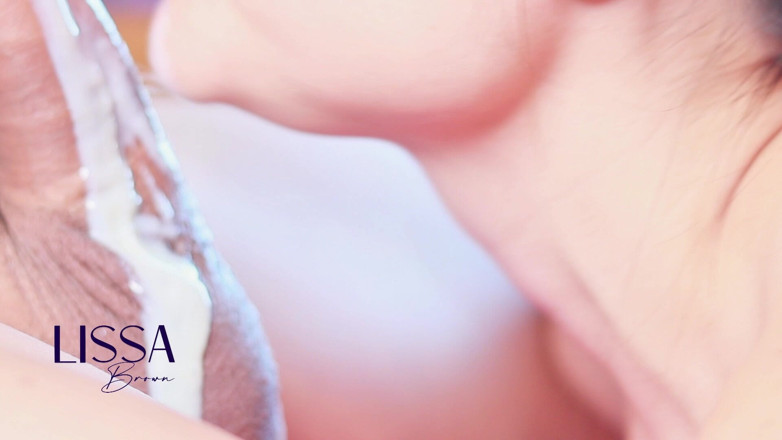 Lissa Brown: Только минет и дрочка крупным планом