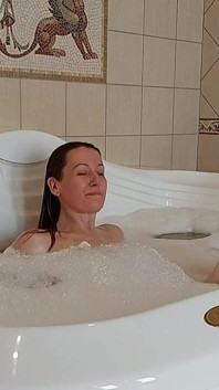 I Bathed My jungle in a Jacuzzi. Hairy Woman Wery Wet