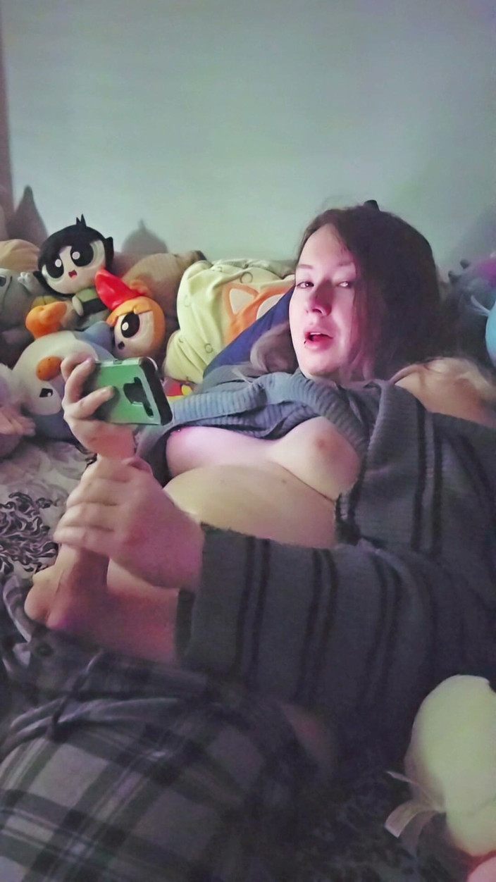 Real Gril: Trans Girl Masturbating to Porn
