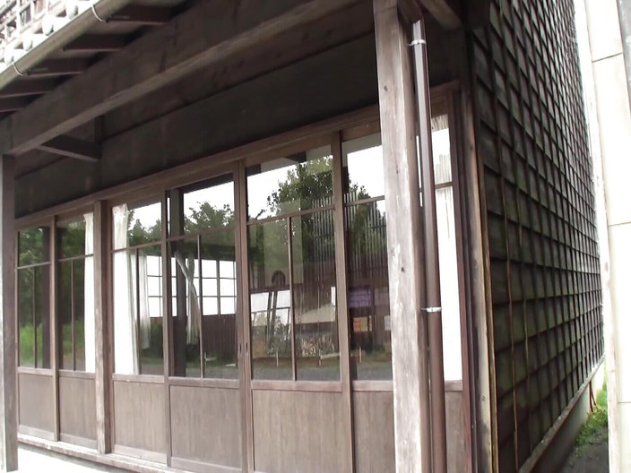 MBM3988: M607g06 зрелая женщина, которая управляет сухим магазином в Kisarazu в Чибе