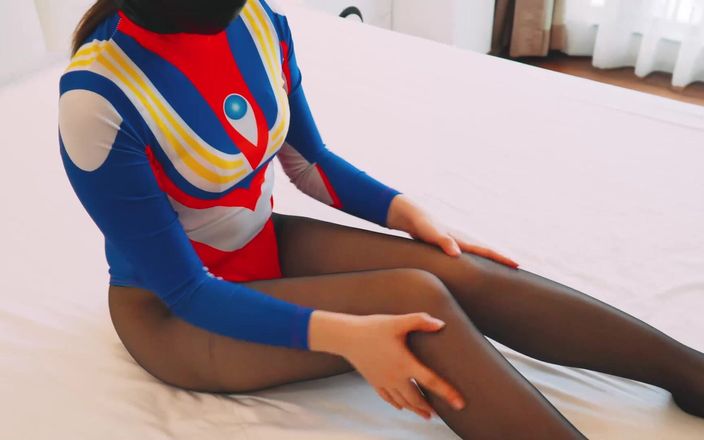 OrangeXXOO: Ultraman đã bị chinh phục bởi tôi