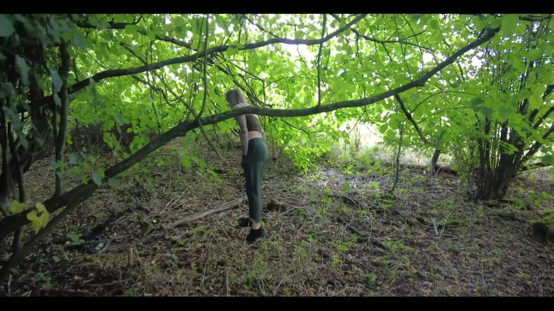 English Psycho: 영국 사이코에게 숲에서 따먹히는 핫한 금발 트랜스 소녀 Lily Adick